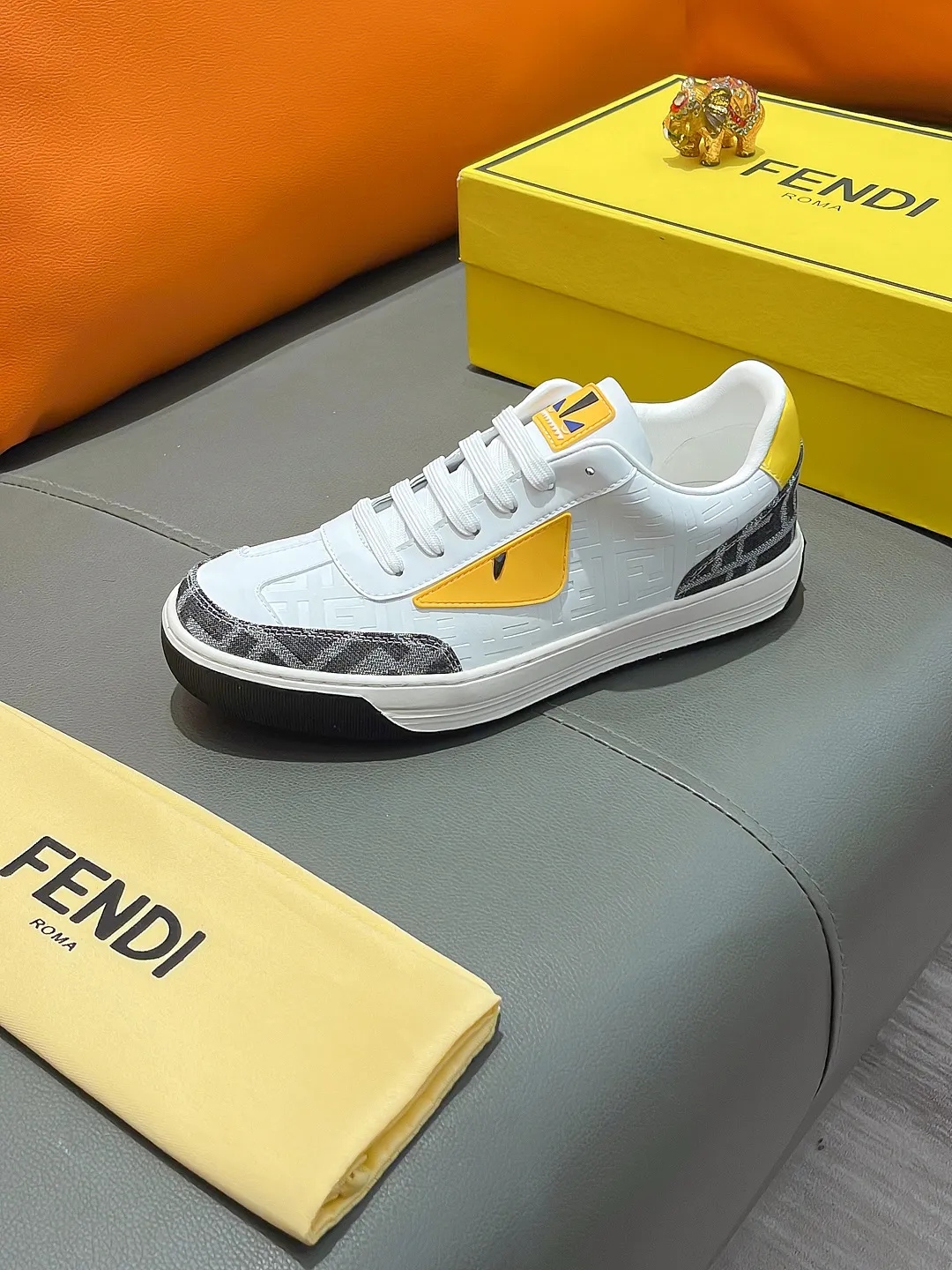 Men's shoes FENDI "Fendi" P400 Regular size: 38-44 (casual shoes) Product materials: Selected cowhide upper, soft sheepskin lining; original outsole.